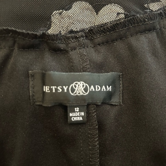 Betsy & Adam Gown - Lace-Mesh-Floral Lined Gown. Black/White Size 12 - Picture 7 of 8